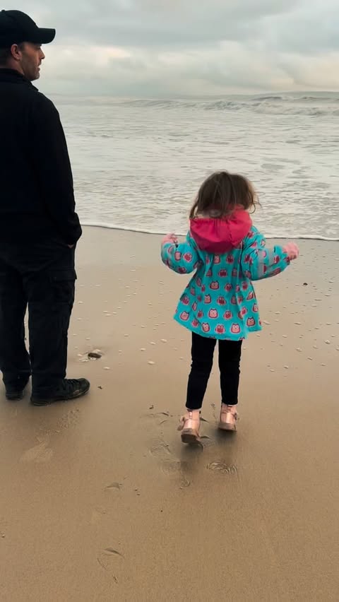 Instagram post by @mumdiariesuk__ for Regatta. Caption reads: [...] in hand ☕😂 and staying cosy in my....