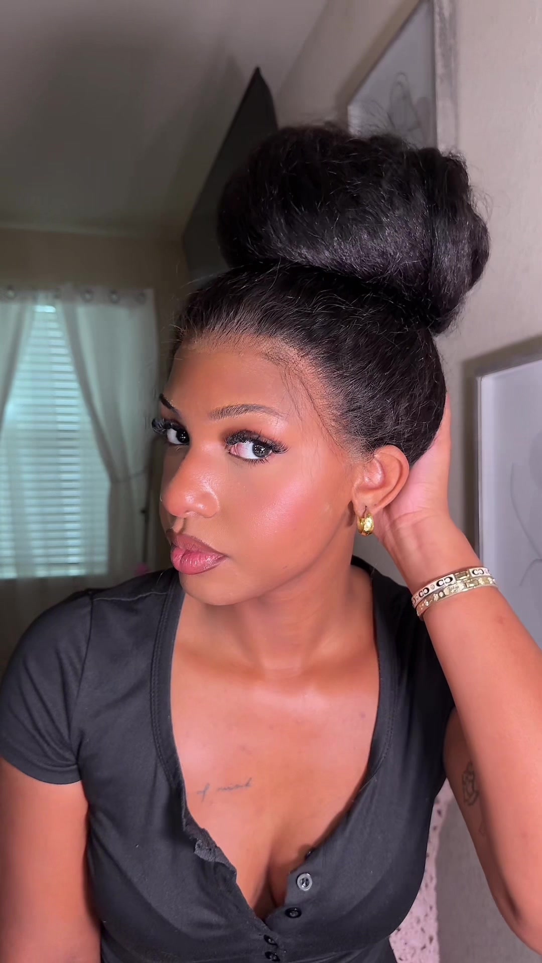 TikTok post by @wh0ism4ri for OQHAIR. Caption reads: It looks so natural! @OQHAIR  @oqhairshop #oqhair....