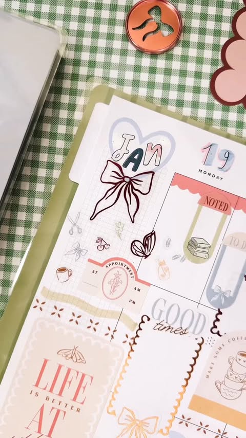 Instagram post by @ilianne.on.paper for The Happy Planner. Caption reads: [...] this more in the future 🤩 . . .....