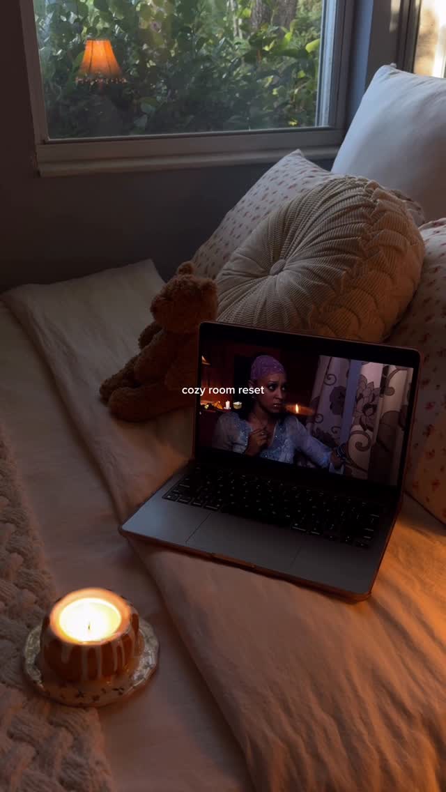 Instagram post by @elisapurrr for Hatch. Caption reads: room reset with me 🍂⏰🧹🪵

#roomrefresh....