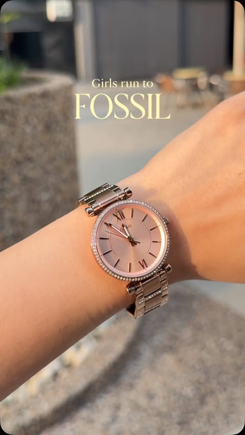 Instagram post by @itsvedikamulani_30 for Myntra. Caption reads: [...] latest edition watch @fossil.in @myntra ✨....