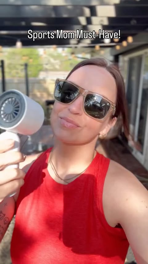 Instagram post by @dani.mccormick for Ontel Products. Caption reads: [...] #summermusthaves amazonfinds @ontelproducts.