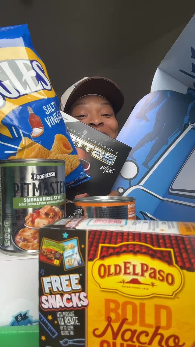 Instagram post by @munchwithdes for General Mills. Caption reads: PR Box Unboxing: Food and Snack Edition | General....
