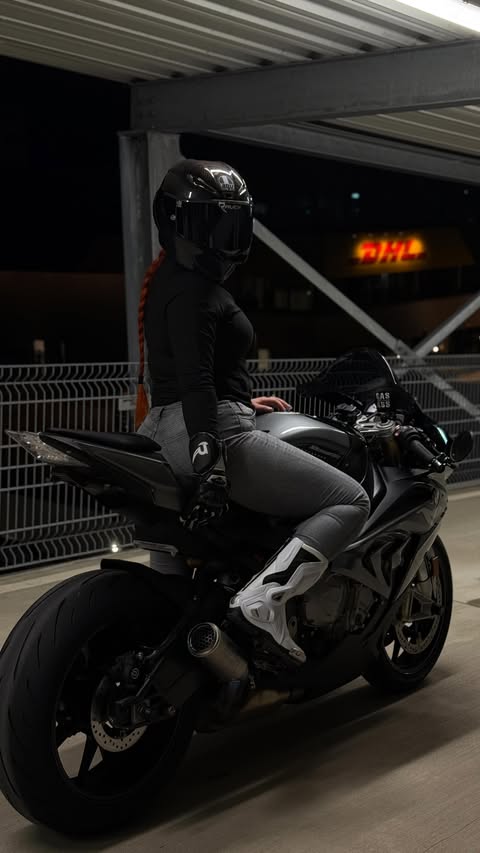 Instagram post by @mrs_s1krr for RAVEN Moto. Caption reads: [...] @insta360de @insta360 mrss1krr @ravenmoto....