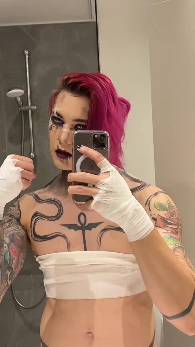 Instagram post by @unimartin for MocoQueen. Caption reads: VI is right here Cupcake 😈🖤

~ 

Thank you....