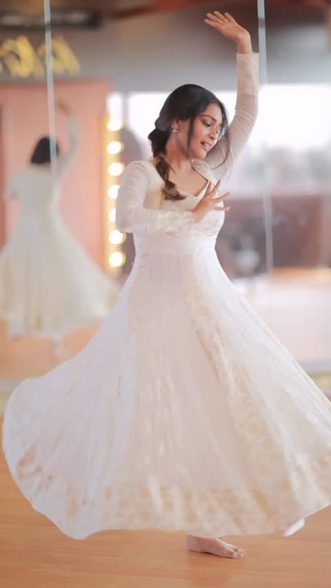 Instagram post by @kikivijay11 for Parachute Advansed. Caption reads: Did three hairstyles today and honestly had the....