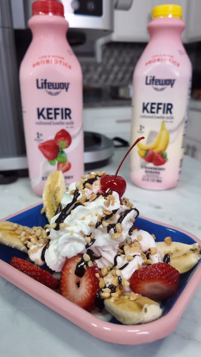 Instagram post by @freddsters for Lifeway Foods. Caption reads: Banana Splits at home using @lifewaykefir 🤩 truly....