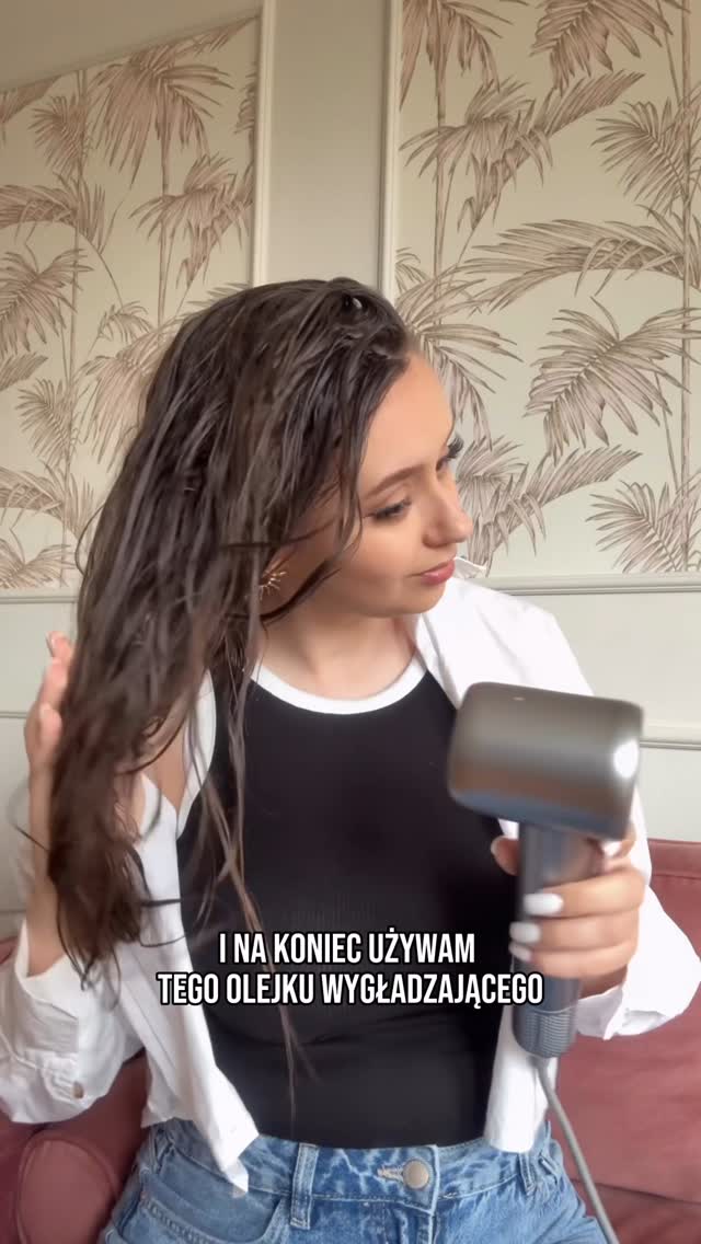 Instagram post by @wewlasnymstylu for BrandLift Influencer Marketing 4.0. Caption reads: Po ciąży moje włosy… no cóż – puszyły się, były....