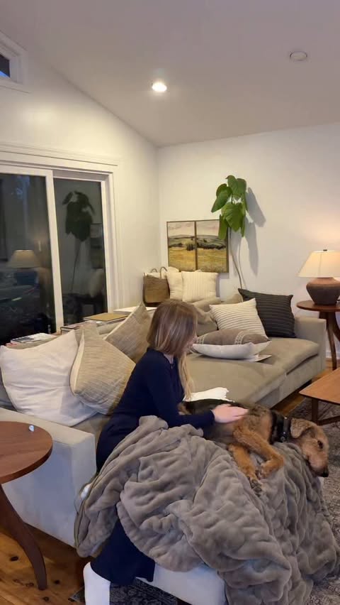 Instagram post by @lindseybosway for Blue Apron. Caption reads: As a busy mom, sometimes picking a meal at the end....