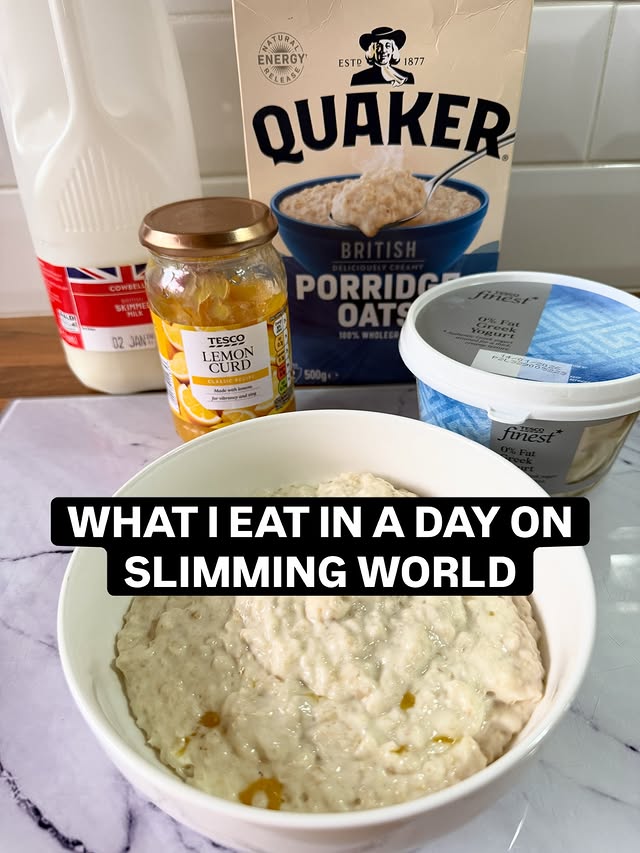 Instagram post by @mo_sw_diamond_target_member for Slimming World. Caption reads: WHAT I EAT IN A DAY ON SLIMMING WORLD 🌸 Lemon....