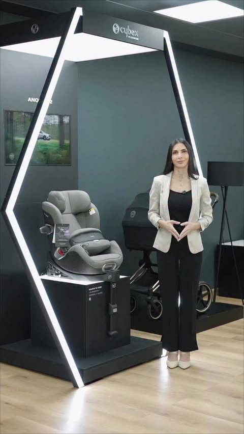 Instagram post by @thekidxpert for CYBEX. Caption reads: [...] It’s a standard.
Proud to represent....