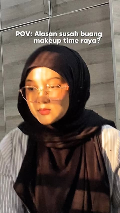 Instagram post by @lilyofficialmy for Bioré. Caption reads: [...] main-main ✨ My pre-Raya essential? Bioré....