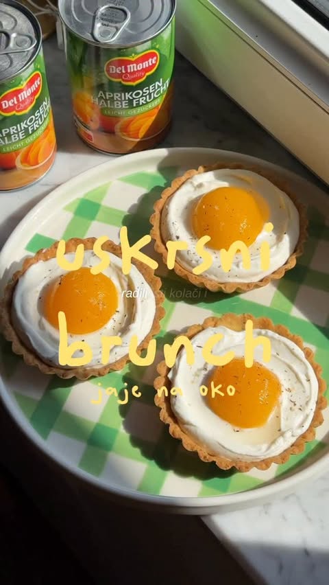 Instagram post by @cellulite_factory for Del Monte. Caption reads: Recite mi koje Del Monte voće sljedeće isprobavam....