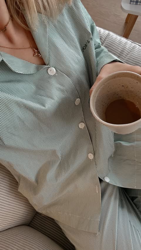 Instagram post by @sophkochmann for Doreandrose. Caption reads: [...] what’s on my Christmas list it’s….....