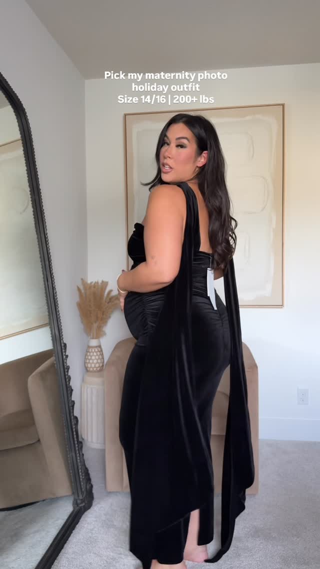 Instagram post by @bonniewyrick for Club L London. Caption reads: Feeling a little self conscious of my soft bump....