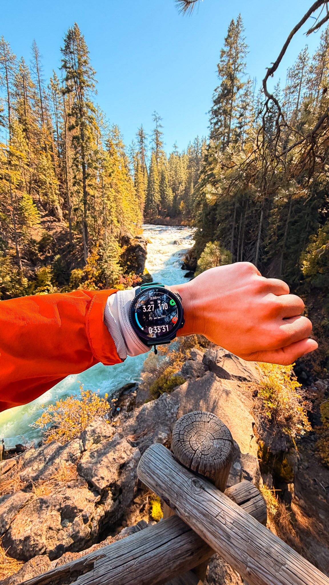 Instagram post by @laurensbigadventure for Suunto. Caption reads: New trail solo? No worries… 👀🏔👇

I used to skip....