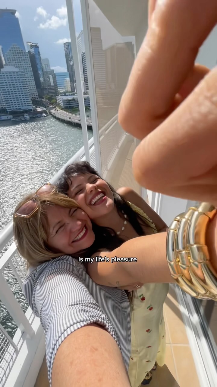 Instagram post by @benulus for Telemundo. Caption reads: [...] be my favorite thing❤️

Thank you....