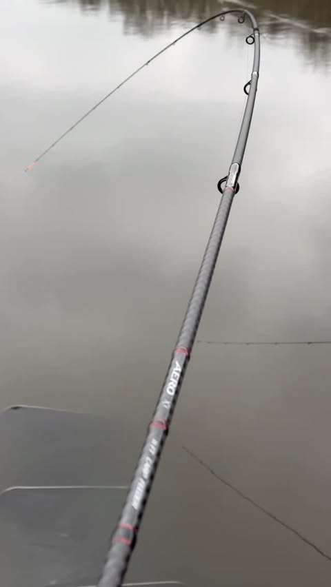 Instagram post by @feeder_fishing_ro for Shimano. Caption reads: Aero X1A curve🤩 #methodfeederromania....