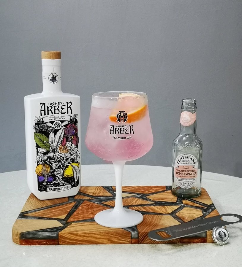 Instagram post by @geordieginqueen for Fentimans. Caption reads: TURNING ARBER PINK
🌸
@agnesarbergin....