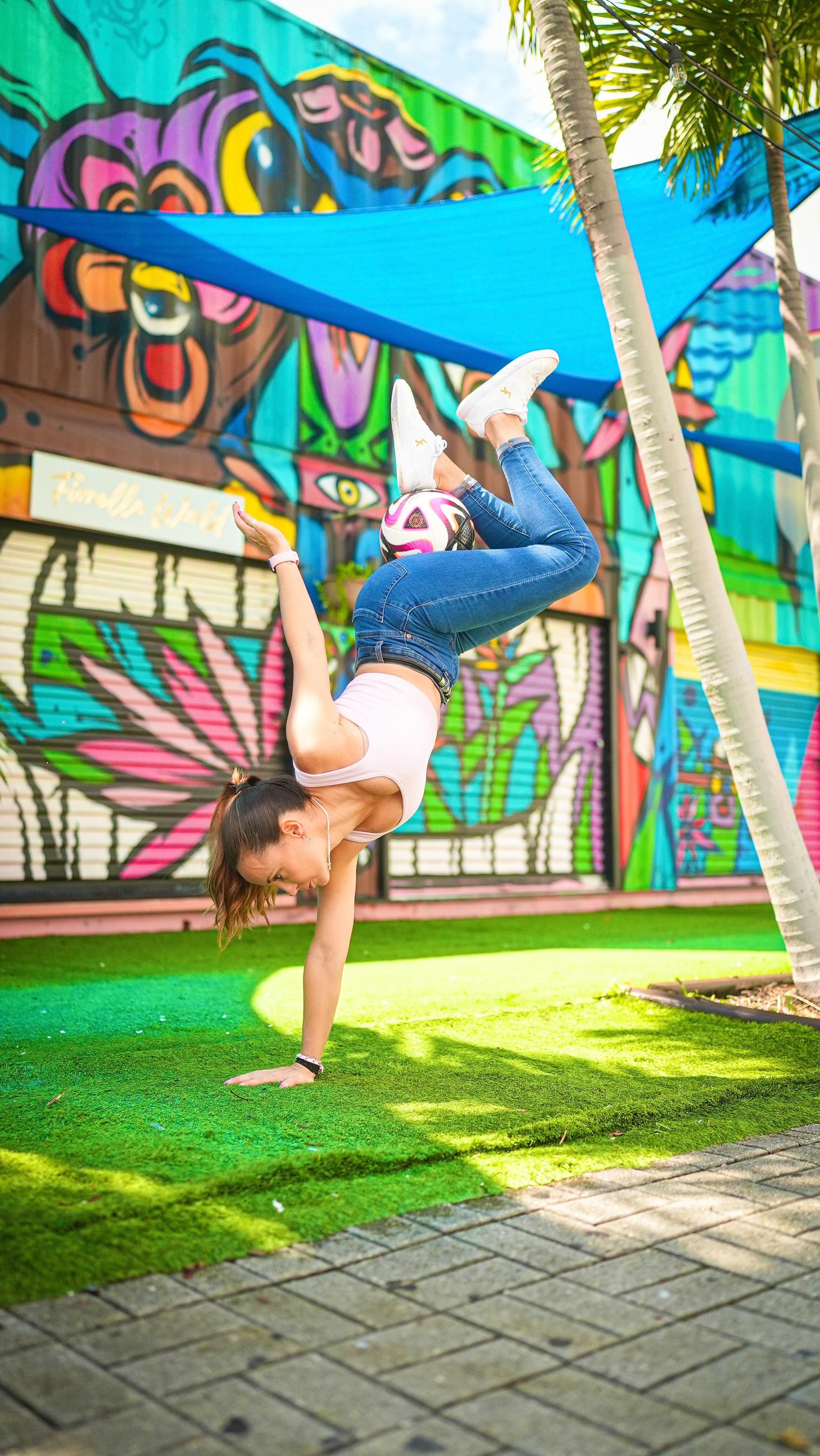 Instagram post by @laurabiondo for Más+ by Messi. Caption reads: It’s time to crown the champion!
Enter to compete....