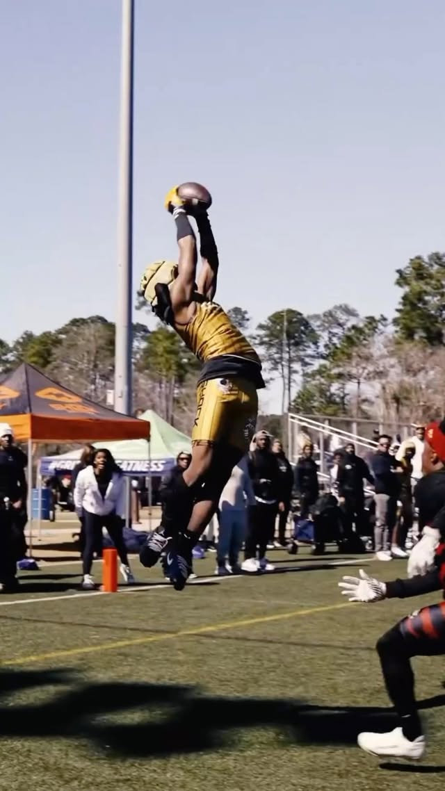 Instagram post by @legendsshowcase for Shock Doctor. Caption reads: [...] in the 713!? 🤘🤘⁣⁣⠀ ⁣⁣⠀ #BeLegendary....