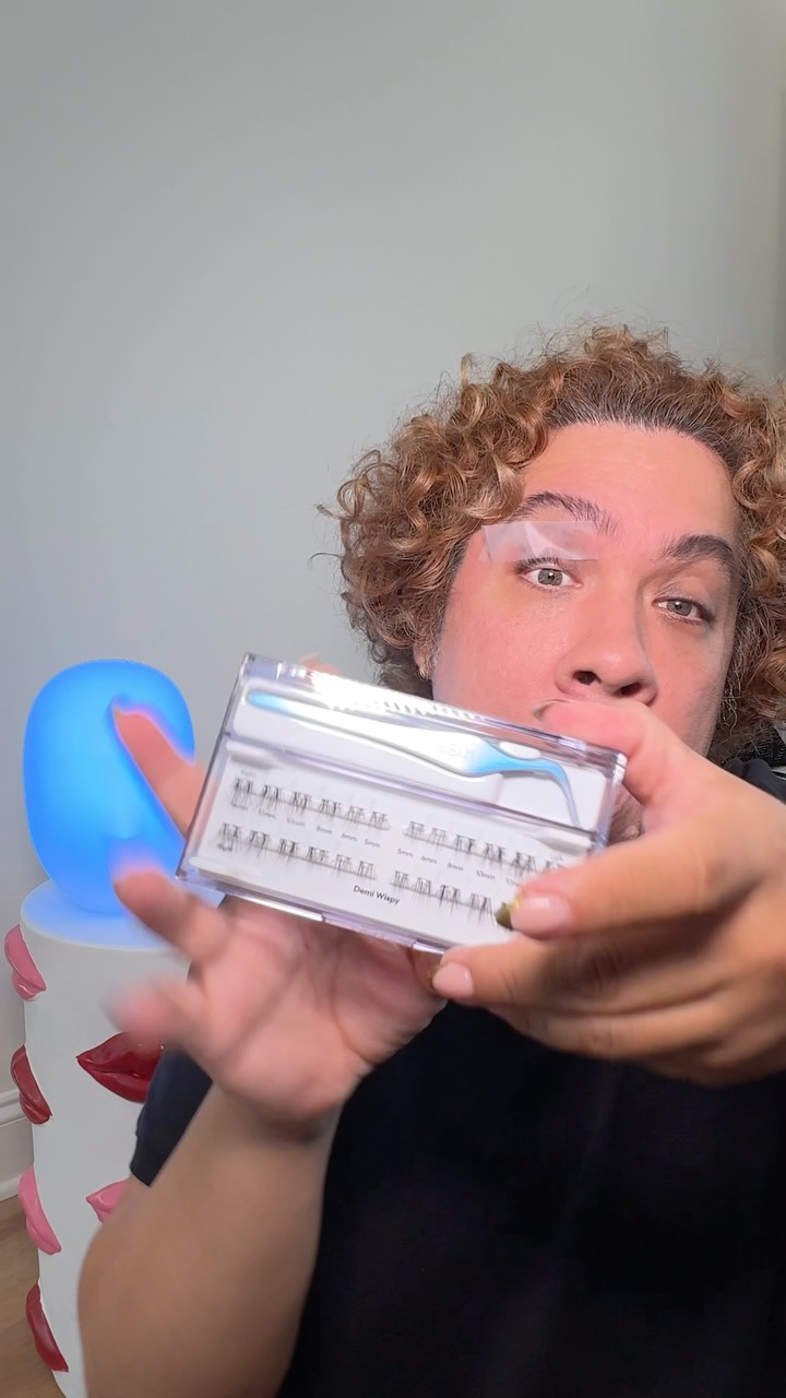 Instagram post by @rennyvasquez for impressbeauty. Caption reads: The @impresslashes from KISS are absolutely....