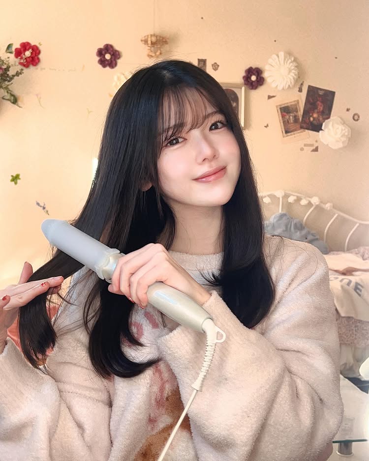 Instagram post by @komari__fm0923 for KINUJO. Caption reads: 女の子が出来上がるまで🧖‍♀️✨

@kinujo.jp

#pr#ポートレートモデル....