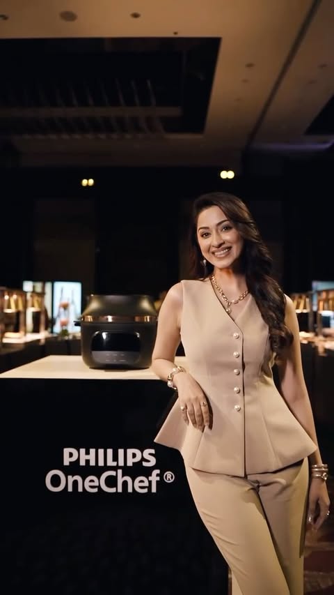 Instagram post by @esshanya_s_maheshwari for Philips. Caption reads: [...] innovation along Loved witnessing Philips....