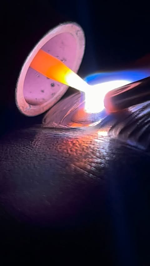 Instagram post by @cirizawelding for Lincoln Electric. Caption reads: [...] sync.
Precision is the process. ⚡️....