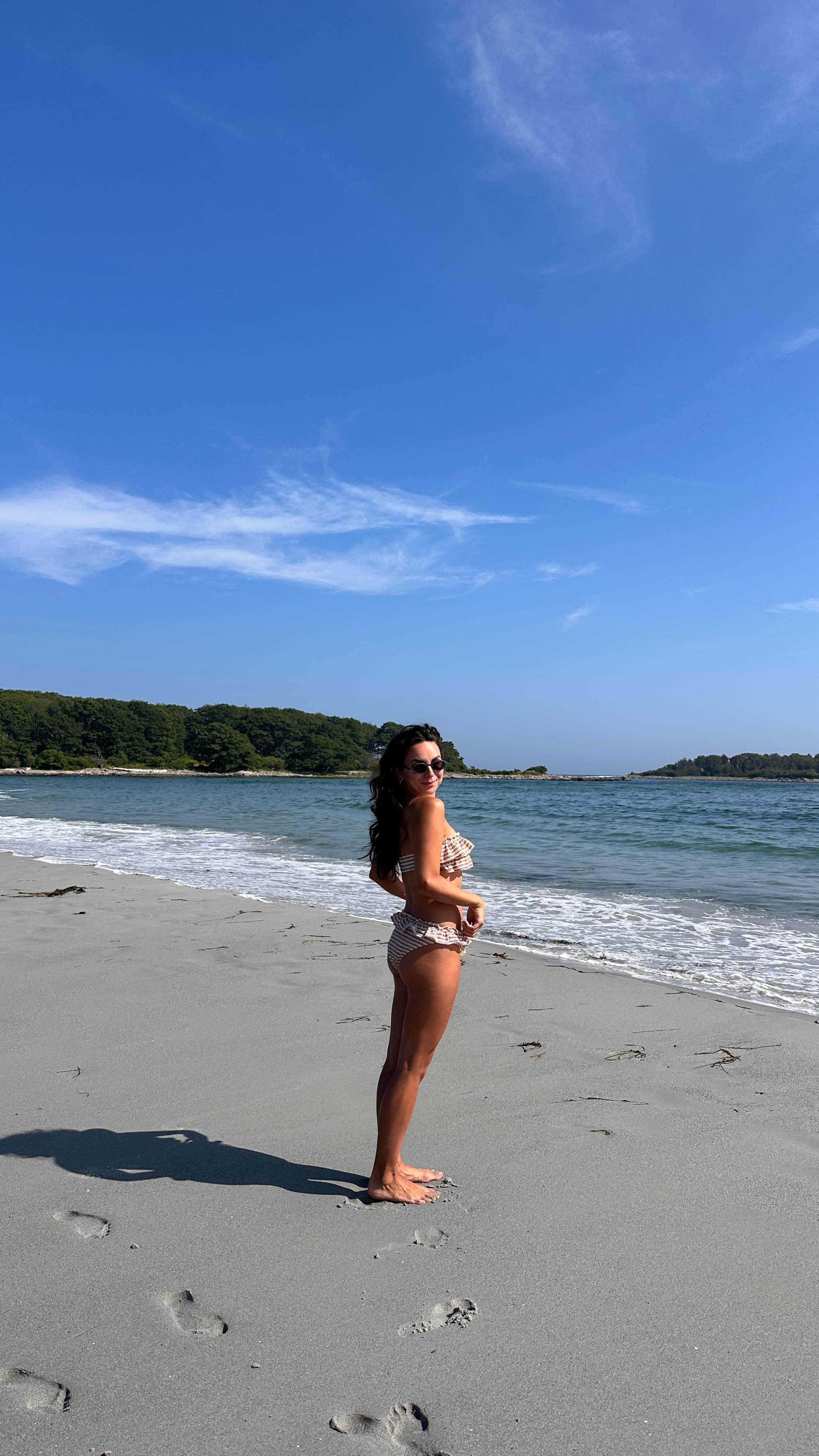 Instagram post by @elizabitt for Dolce Vita. Caption reads: [...] of day if you ask me😌 

#dolcevitashoes....