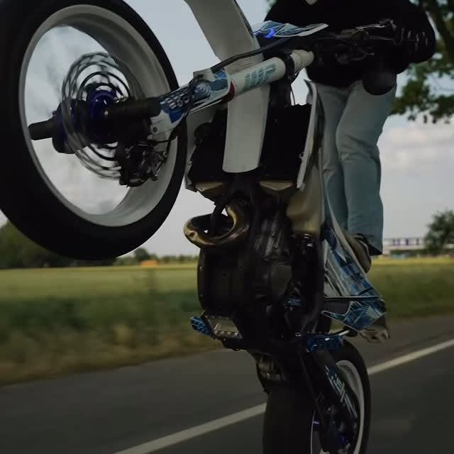 Instagram post by @lion.khe for Cardo Systems. Caption reads: Riding fast, living loud – we’re gonna die young....