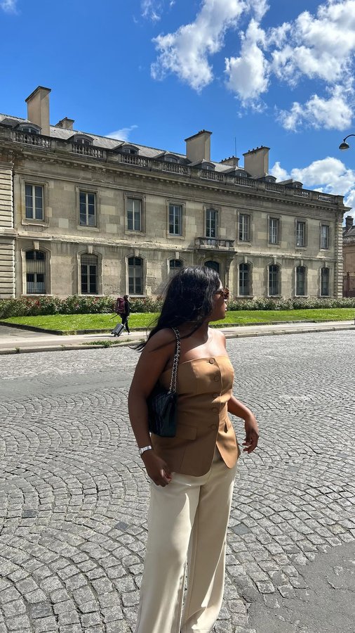 Instagram post by @euniceasmarie for Pimkie. Caption reads: My time to bloom with @pimkie ✨🤎
Ce bustier....