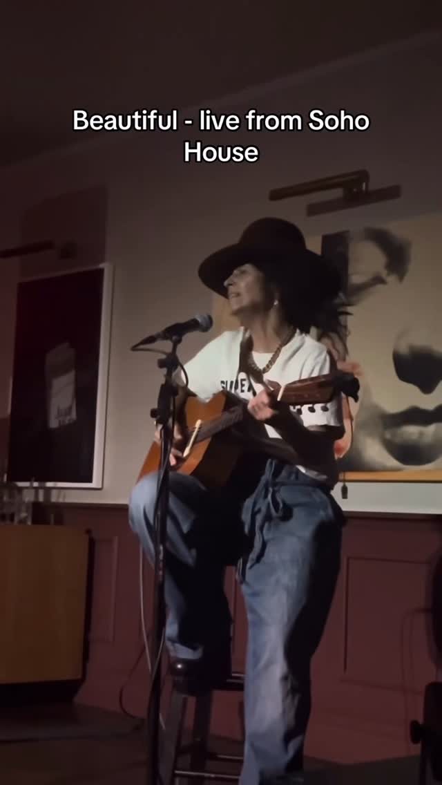 Instagram post by @reallindaperry for Soho House. Caption reads: “Beautiful” live from @sohohouse.