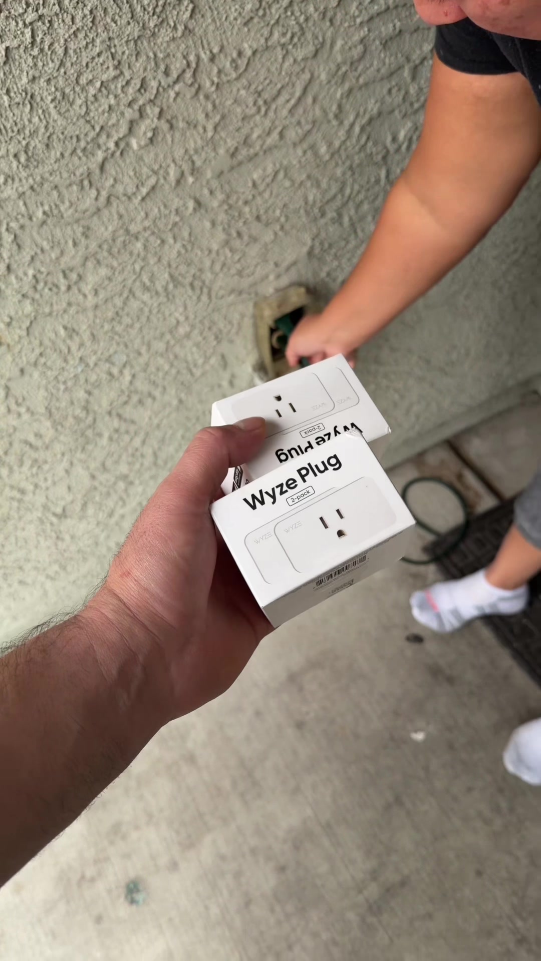 TikTok post by @damxican for Wyze. Caption reads: Wyze smart plug wifi and scheduling @Wyze [...].