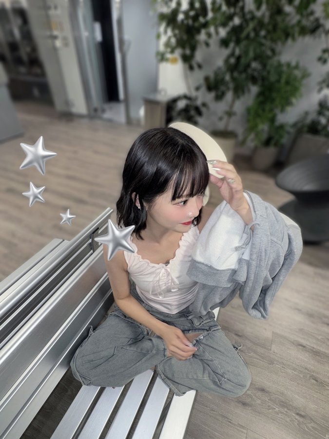 Instagram post by @rinomaru_ for Brandy Melville. Caption reads: ꔛ‬ෆ
.
tops→ @brandymelvilleusa.