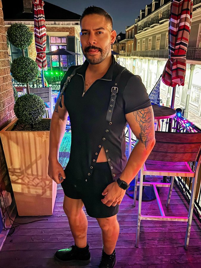 Instagram post by @lonewolfesq for Incerunmen. Caption reads: [...] back 😉
.
Leather buckle shirt:....