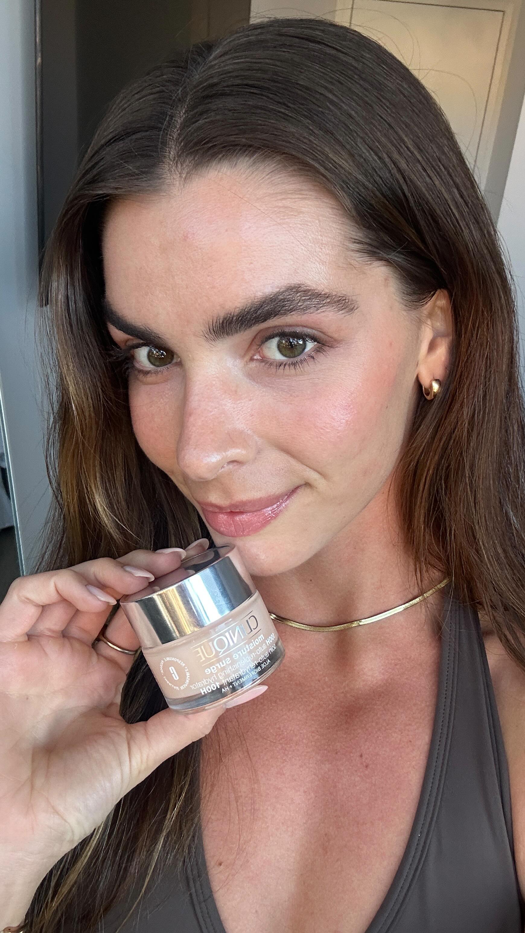 Instagram post by @annabelleronnfeldt for Mecca. Caption reads: that post run feeling 🤍 @meccabeauty

#ad If....