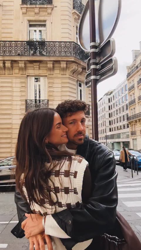 Instagram post by @helenowen for FabFitFun. Caption reads: [...] away this exclusive limited-edition....