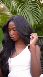 Instagram post by @leidirochak for Embelleze. Caption reads: Meu ritual de beleza preferido da vida! 

Me....