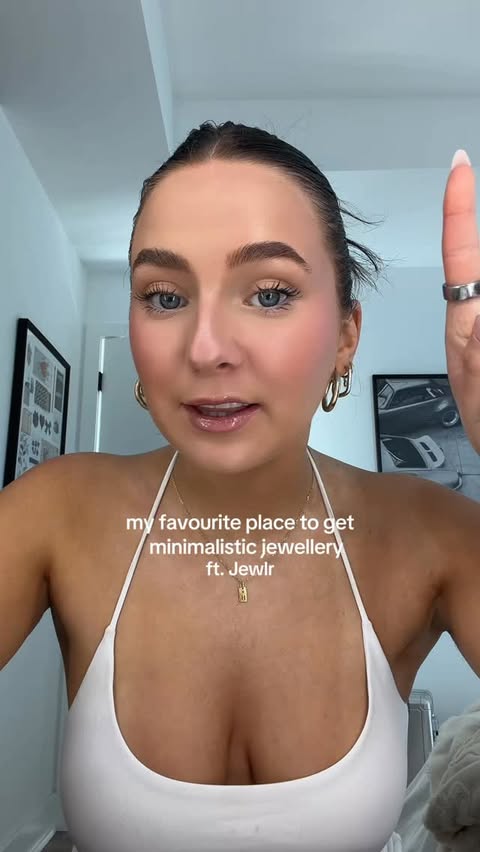 Instagram post by @haleymjackman for Jewlr. Caption reads: [...] place to get minimalistic jewelry! @jewlr....