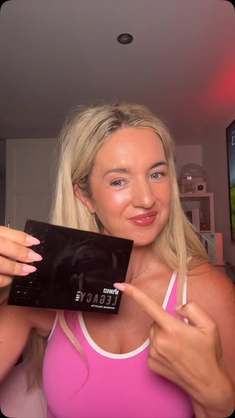 Instagram post by @itsmolliesworld for BPerfect Cosmetics. Caption reads: [...] worth £21.95 completely FREE!....