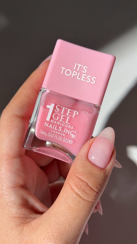 Instagram post by @tarabarzz for Nails.INC. Caption reads: [...] without the salon appointment 💅🏼✨....