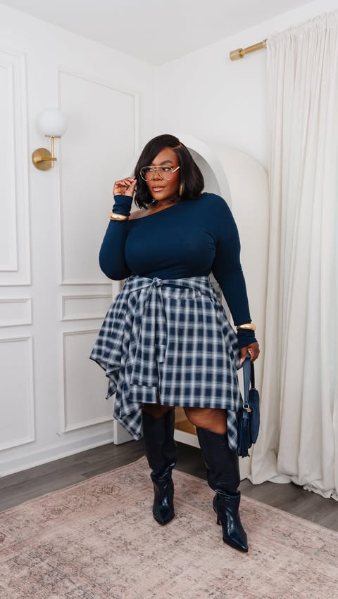 Instagram post by @musingsofacurvylady for Vince Camuto. Caption reads: [...] Wide Calf Boot SZN is here and the....