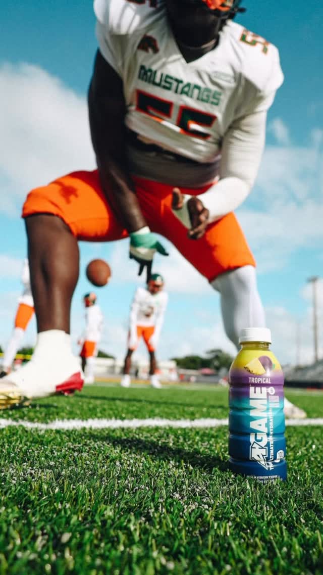 Instagram post by @_dalia_the_doll for Battle Sports. Caption reads: [...] #55 #AmariCherenfant #Kong....