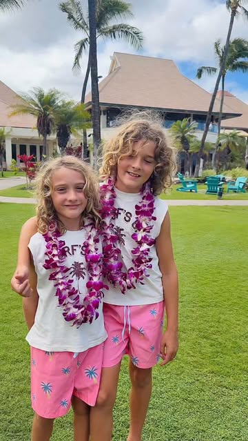 Instagram post by @malibulovinmama for Marriott Bonvoy. Caption reads: PART 2 🌺 Traveling to Maui with kids? SAVE THIS!....