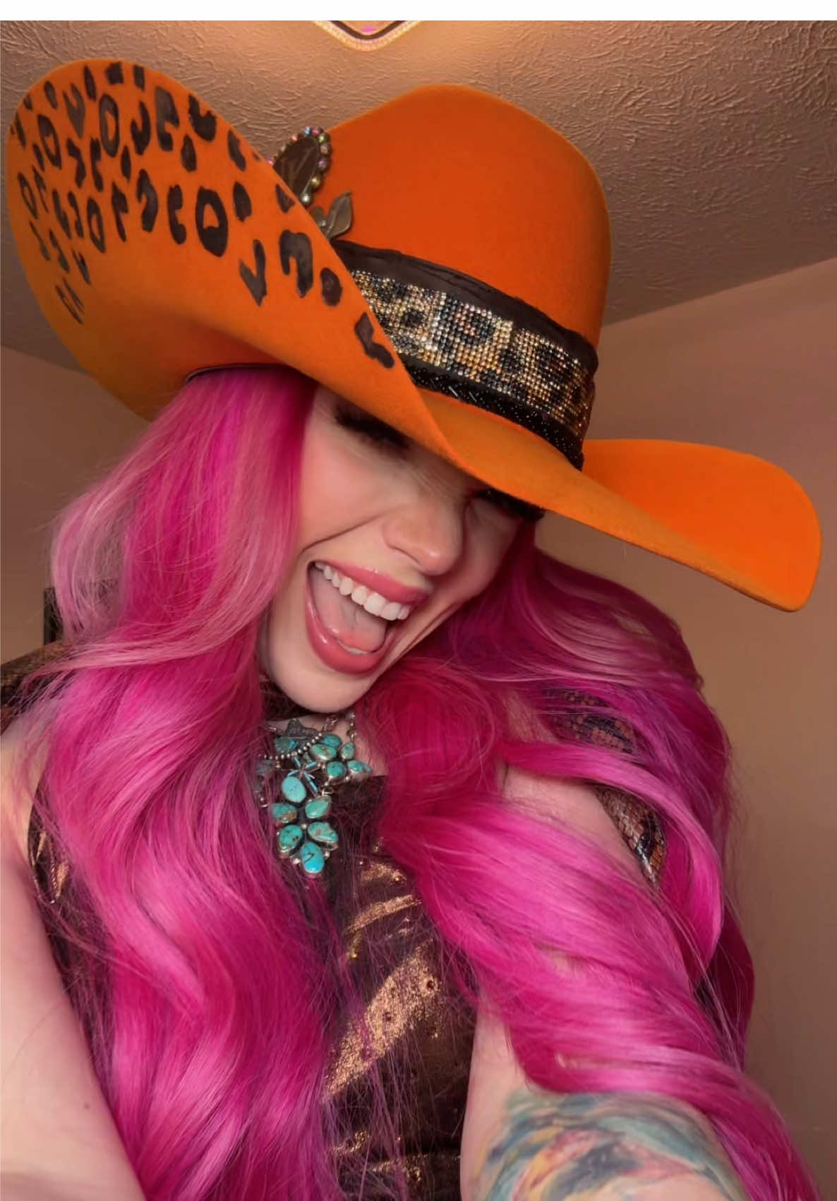 TikTok post by @biggerthantexas for ShopAKIRA. Caption reads: Tap the link to come party with me at @Bulls,....