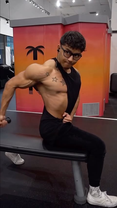 Instagram post by @vanphysique for 1UP Nutrition. Caption reads: Chest Workout Routine 👇🏽 fueled by @1upnutrition....