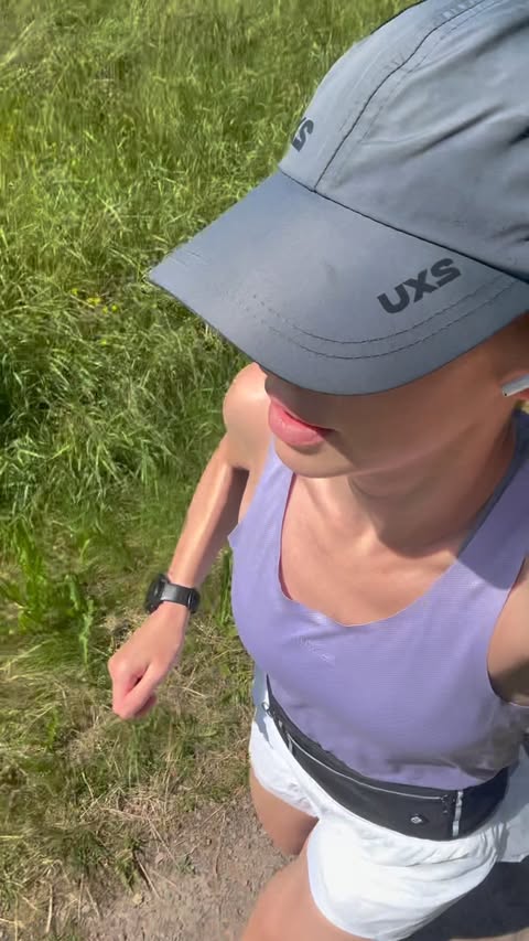 Instagram post by @jhedbys for 2XU. Caption reads: [...] of the colors? In collaboration with....