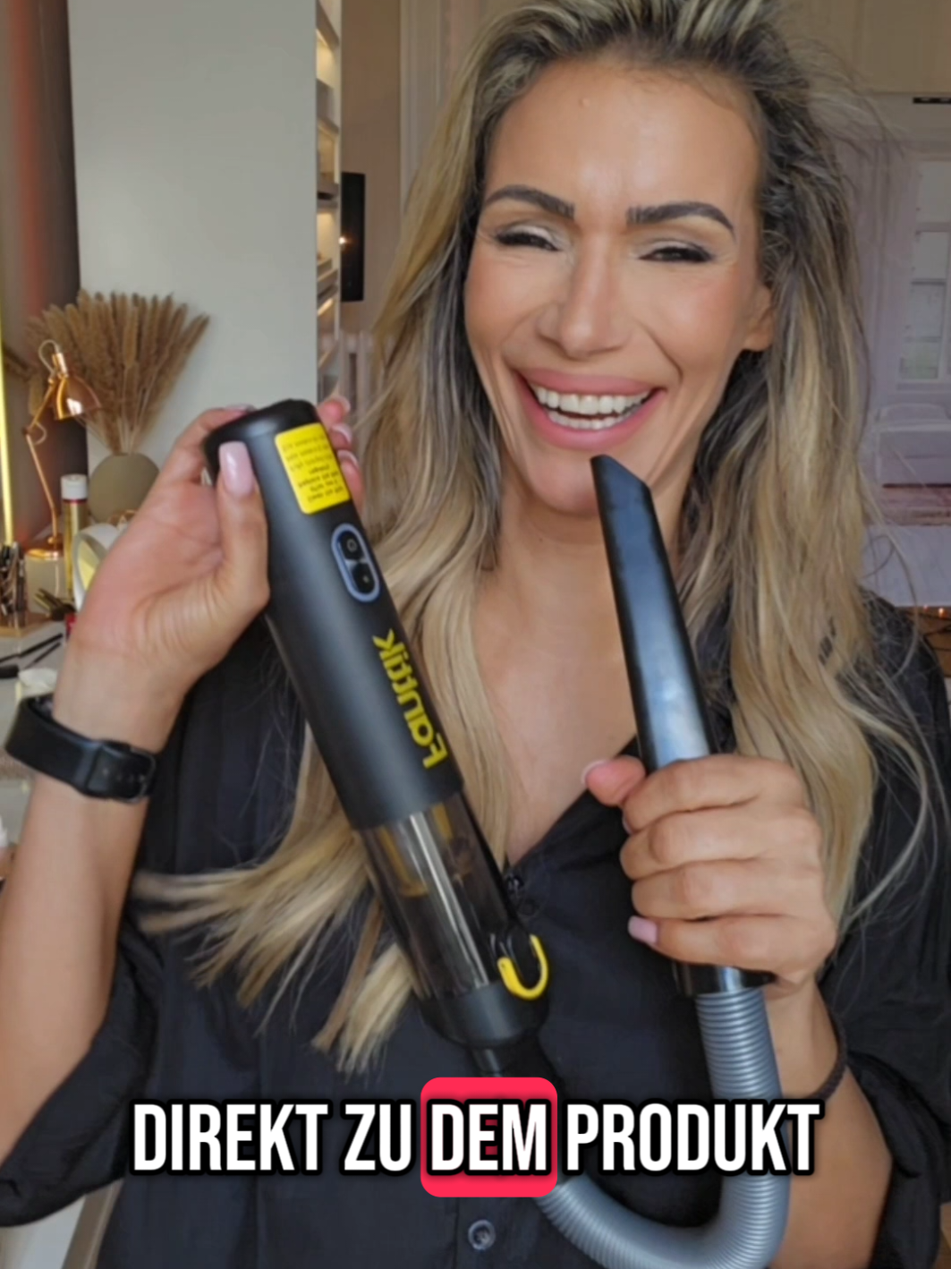 TikTok post by @yasminafilali_official for Fanttik. Caption reads: Der beste Akkustaubsauger der Welt von @Fanttik .....