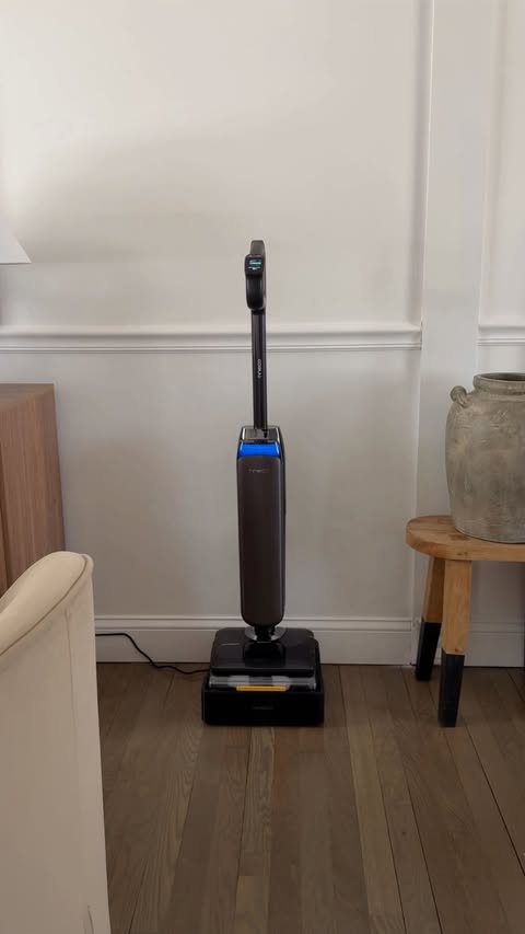 Instagram post by @biabeltre for Tineco. Caption reads: Cleaning my floors is easier with my new Tineco S9....